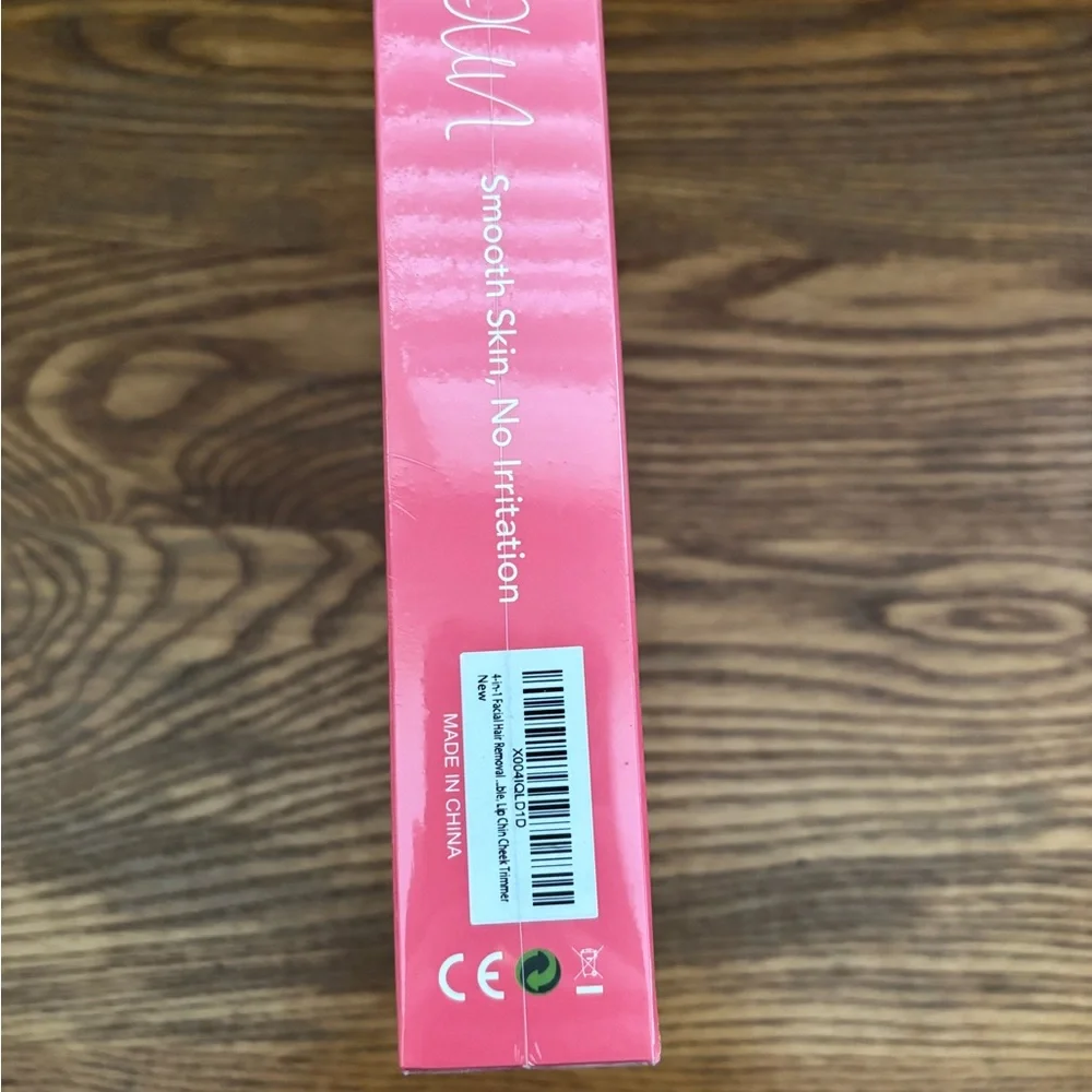 4-in-1 Precision Hair Remover Set - Face, Eyebrows, Nose & Body w/ Pouch and USB - Picture 4 of 5